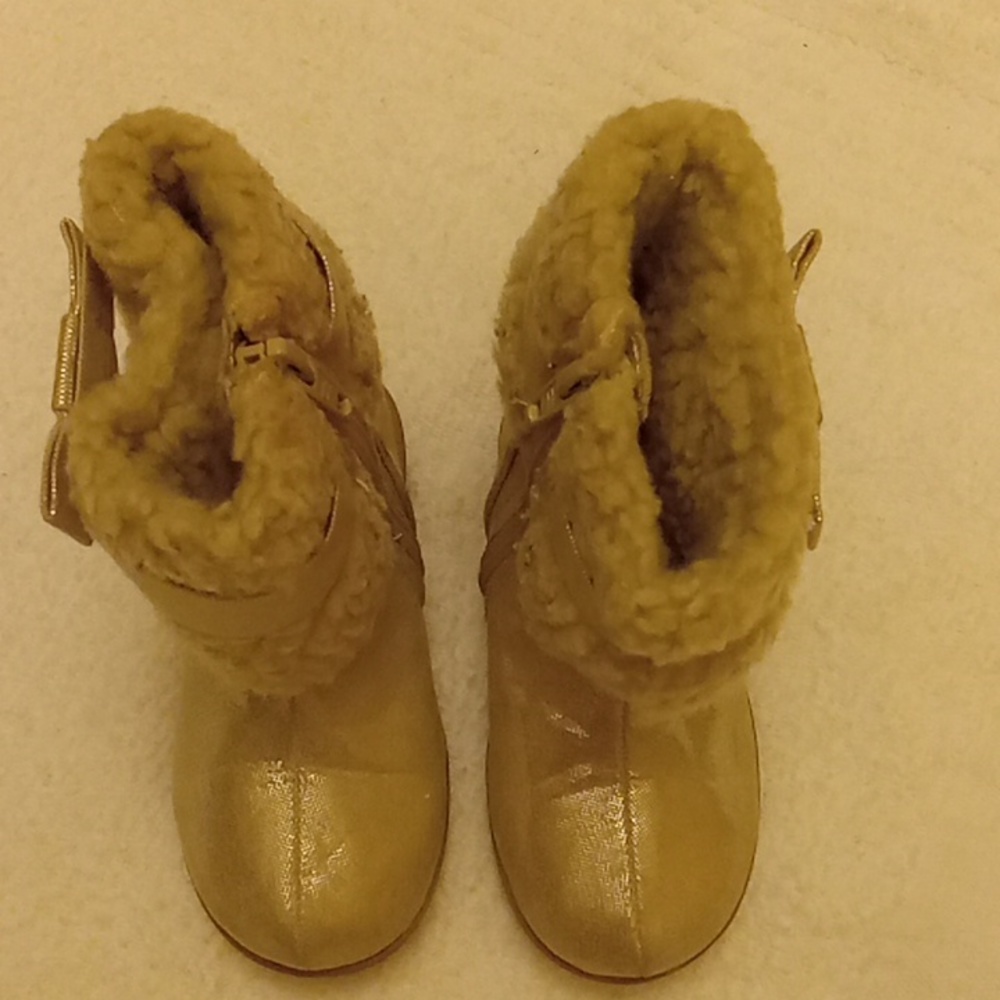 Dora the explorer size 5 cozy lined shimmery faux fur